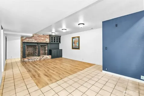 18901 61 Avenue NE Kenmore WA 98028