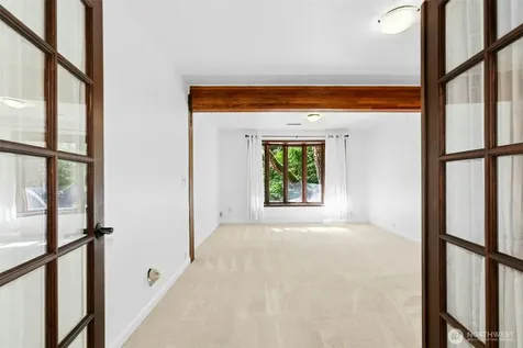 18901 61 Avenue NE Kenmore WA 98028