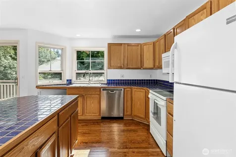 18901 61 Avenue NE Kenmore WA 98028