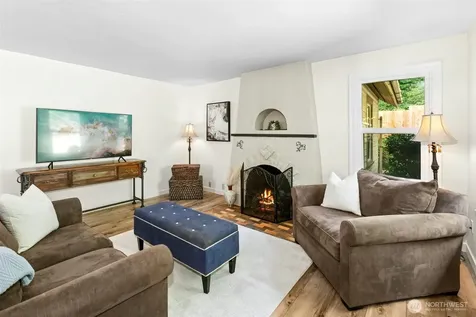 18901 61 Avenue NE Kenmore WA 98028