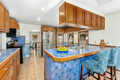 18901 61 Avenue NE Kenmore WA 98028