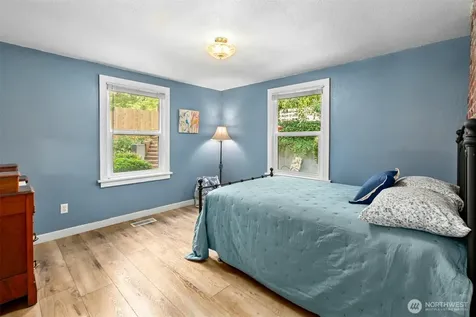 18901 61 Avenue NE Kenmore WA 98028