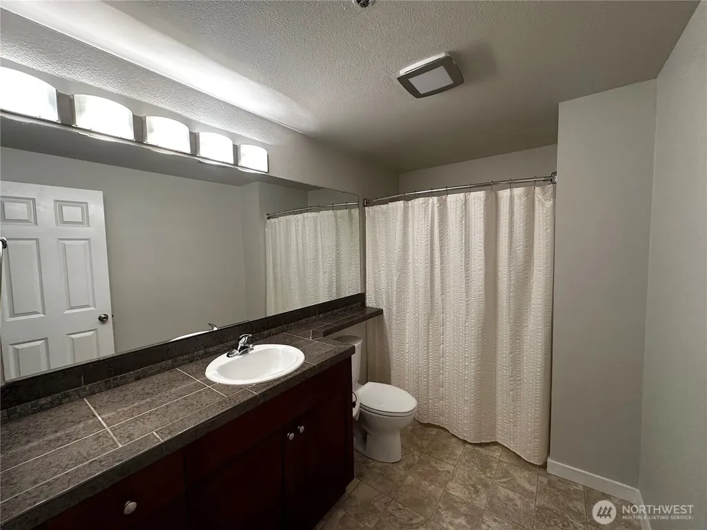 1808 S 284th Lane Federal Way WA 98003