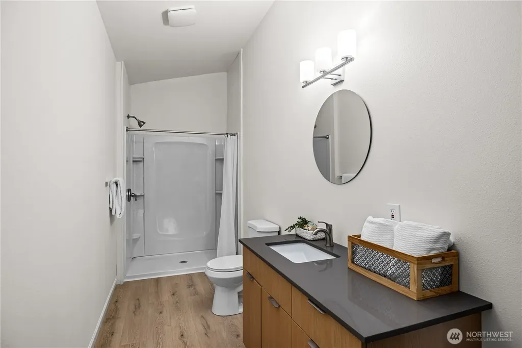 7200 NE Day Road W Bainbridge Island WA 98110