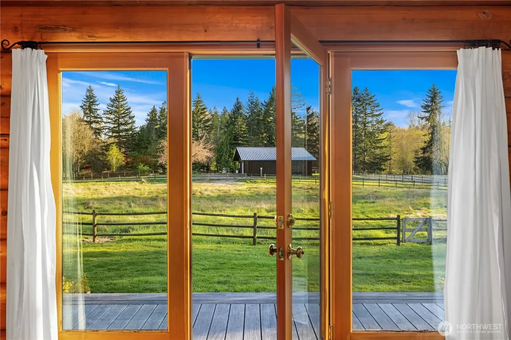 7200 NE Day Road W Bainbridge Island WA 98110