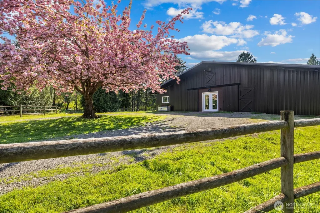 7200 NE Day Road W Bainbridge Island WA 98110