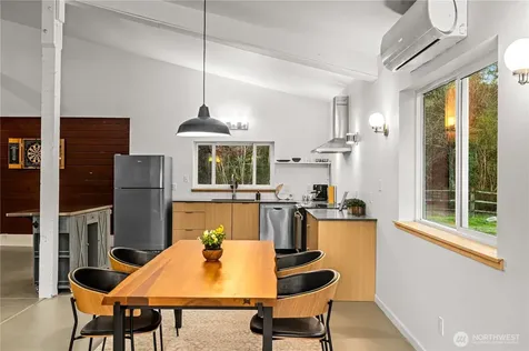 7200 NE Day Road W Bainbridge Island WA 98110