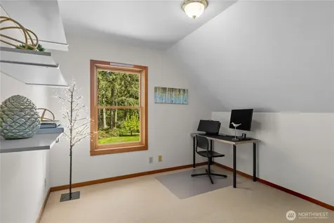 7200 NE Day Road W Bainbridge Island WA 98110
