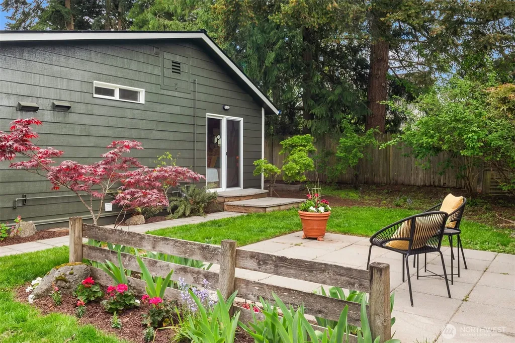 8729 12th Avenue NW Seattle WA 98117