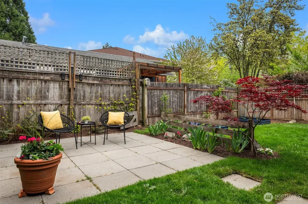 8729 12th Avenue NW Seattle WA 98117