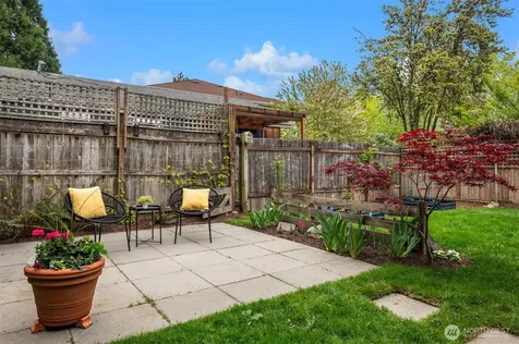 8729 12th Avenue NW Seattle WA 98117