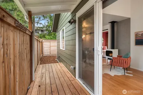 8729 12th Avenue NW Seattle WA 98117