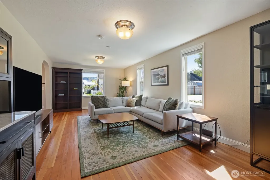 214 Adams Avenue S Eatonville WA 98328