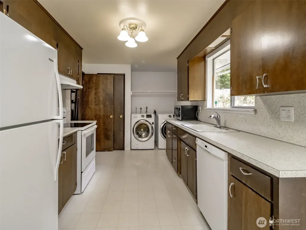 5029 80th Avenue Ct E Fife WA 98424