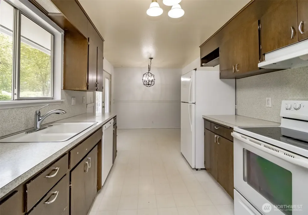 5029 80th Avenue Ct E Fife WA 98424