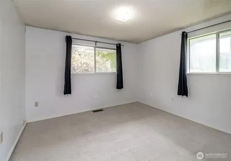 5029 80th Avenue Ct E Fife WA 98424
