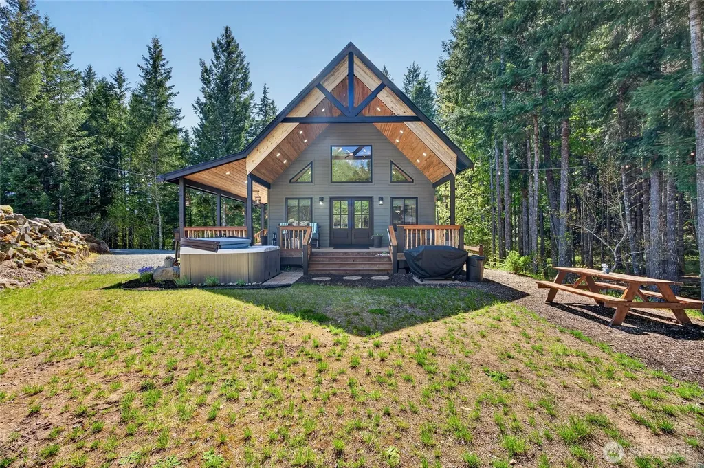281 Cannon Road Packwood WA 98361