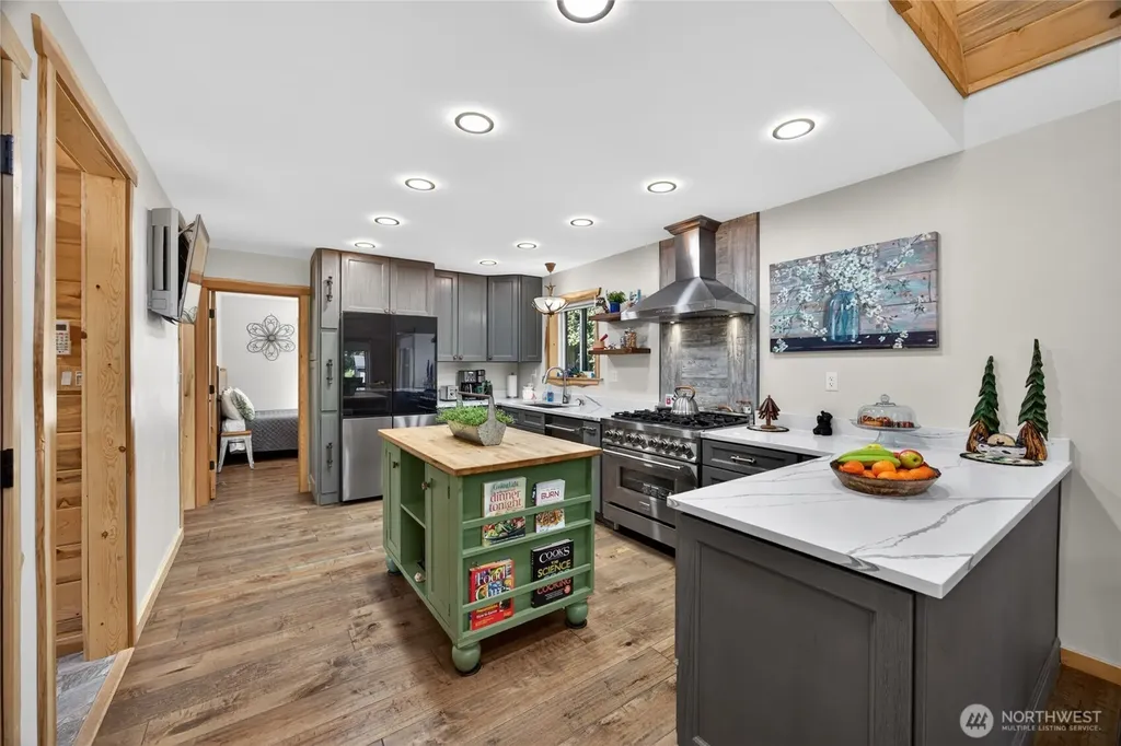 281 Cannon Road Packwood WA 98361