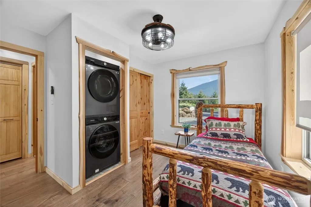 281 Cannon Road Packwood WA 98361