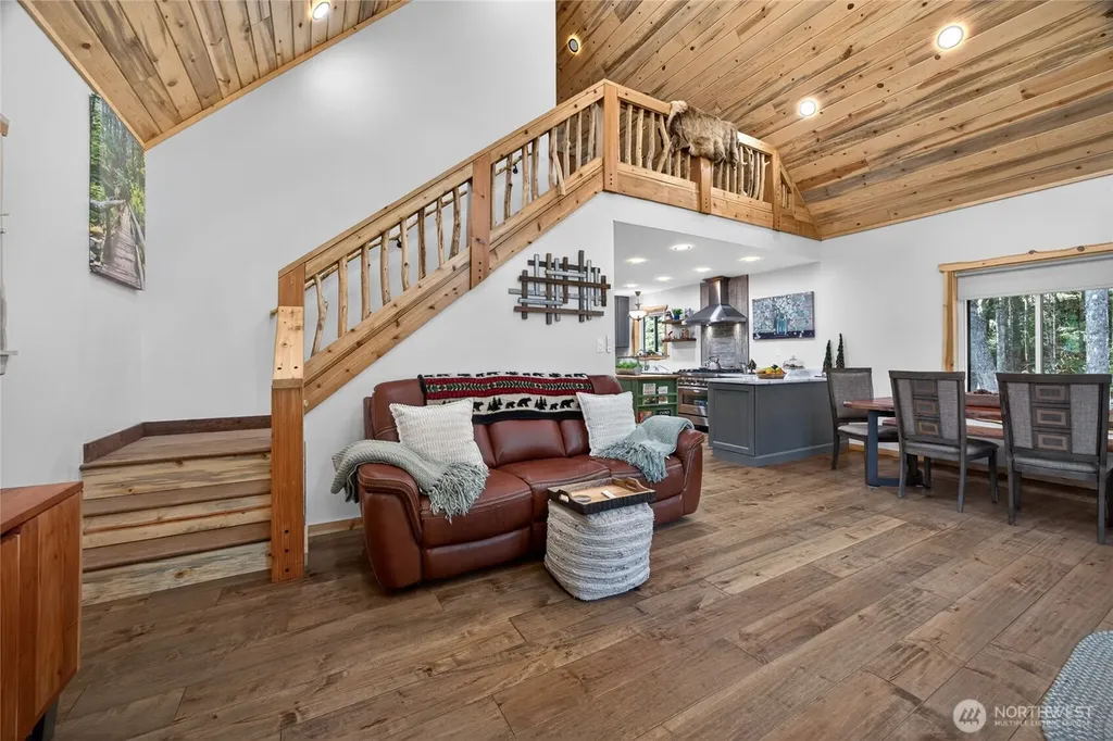 281 Cannon Road Packwood WA 98361