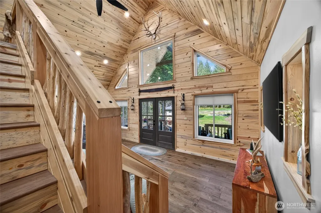 281 Cannon Road Packwood WA 98361