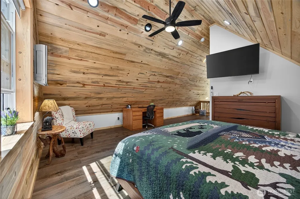 281 Cannon Road Packwood WA 98361