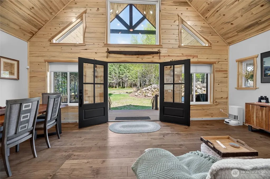 281 Cannon Road Packwood WA 98361