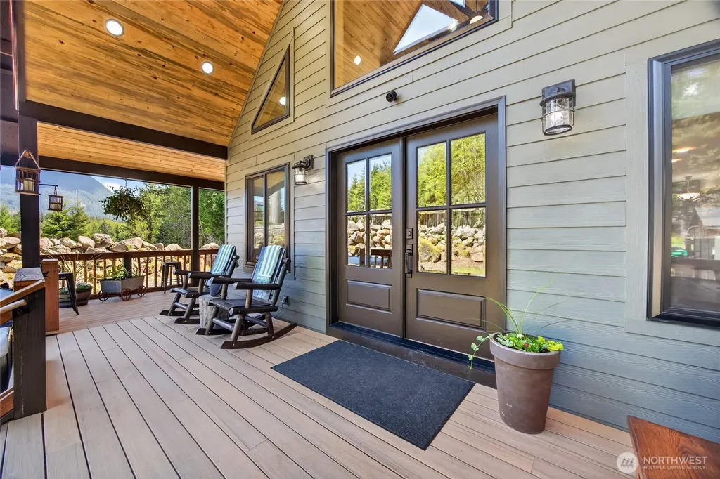 281 Cannon Road Packwood WA 98361