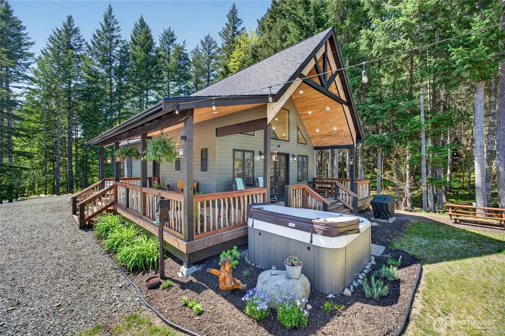 281 Cannon Road Packwood WA 98361