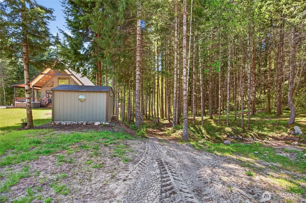 281 Cannon Road Packwood WA 98361