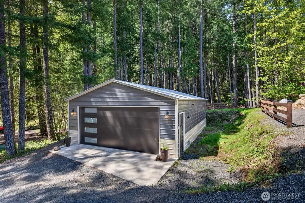 281 Cannon Road Packwood WA 98361