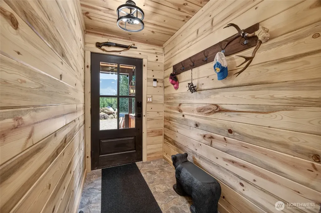 281 Cannon Road Packwood WA 98361
