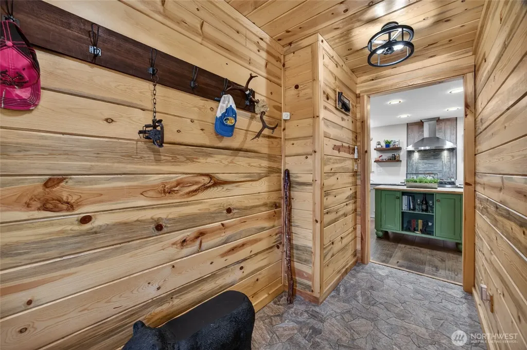 281 Cannon Road Packwood WA 98361