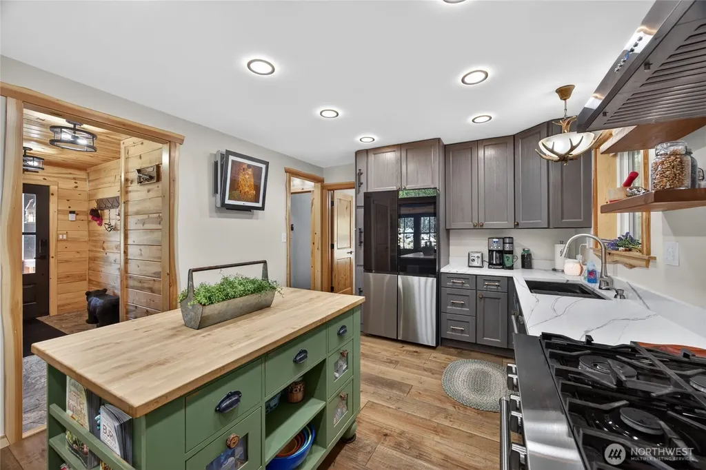 281 Cannon Road Packwood WA 98361