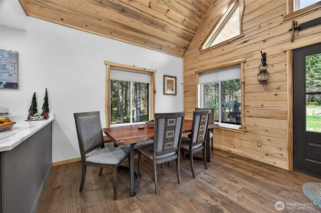 281 Cannon Road Packwood WA 98361