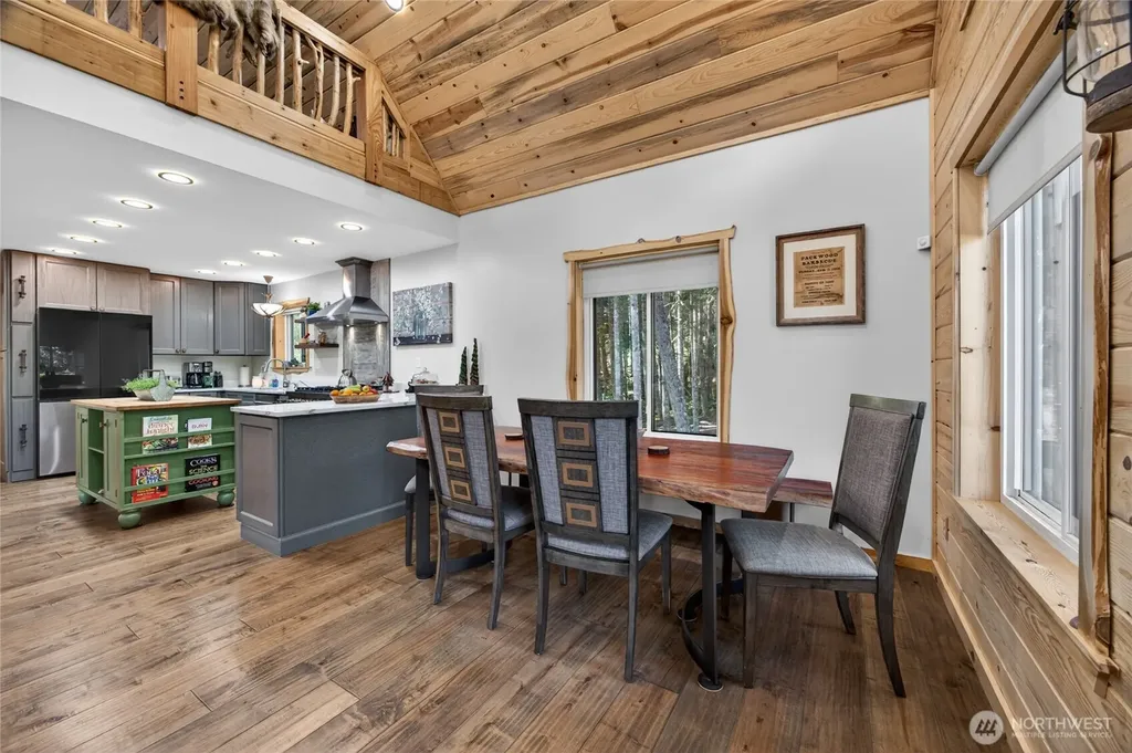 281 Cannon Road Packwood WA 98361