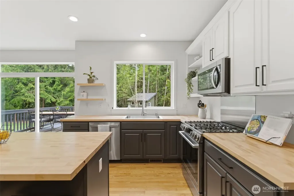 14720 NW Arabian Way Seabeck WA 98380