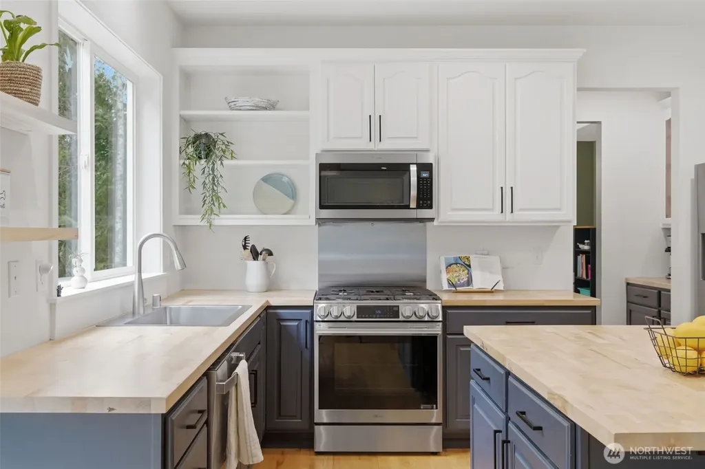 14720 NW Arabian Way Seabeck WA 98380