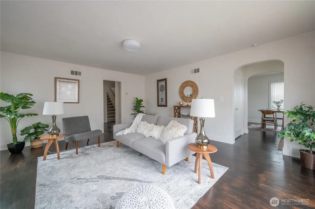912 1st Street Hoquiam WA 98550