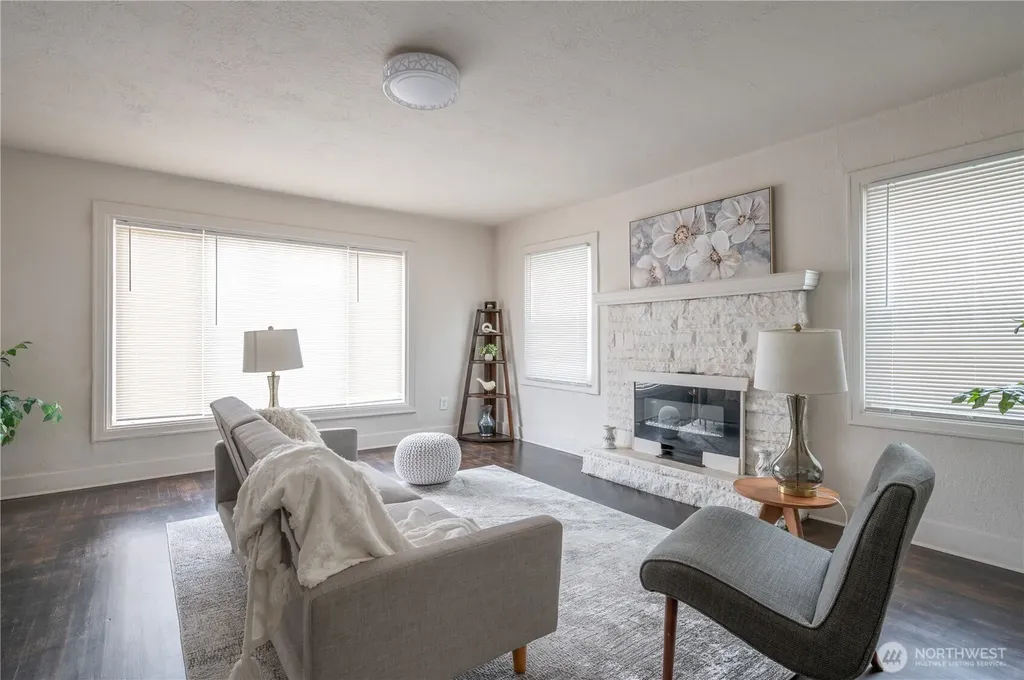 912 1st Street Hoquiam WA 98550