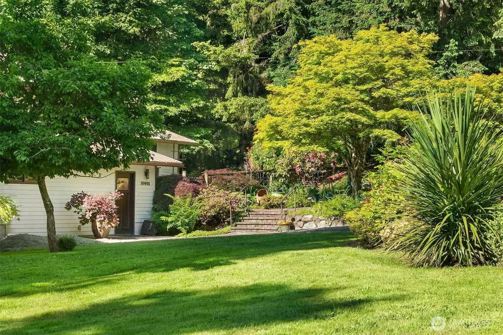 10801 SW 238th Street Vashon WA 98070