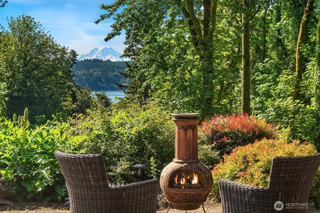 10801 SW 238th Street Vashon WA 98070