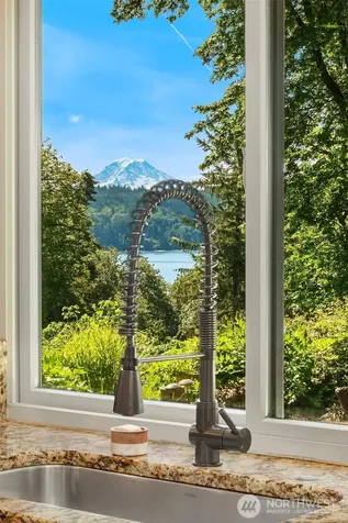 10801 SW 238th Street Vashon WA 98070