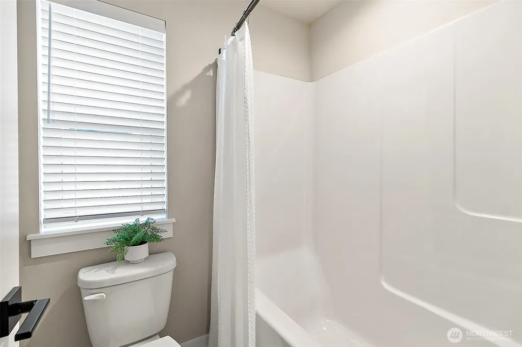 15604 SE 257th Place Covington WA 98042
