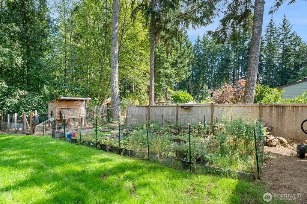 4957 Lakeview Place SE Port Orchard WA 98367