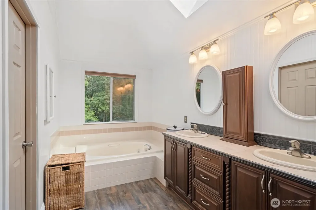 4957 Lakeview Place SE Port Orchard WA 98367