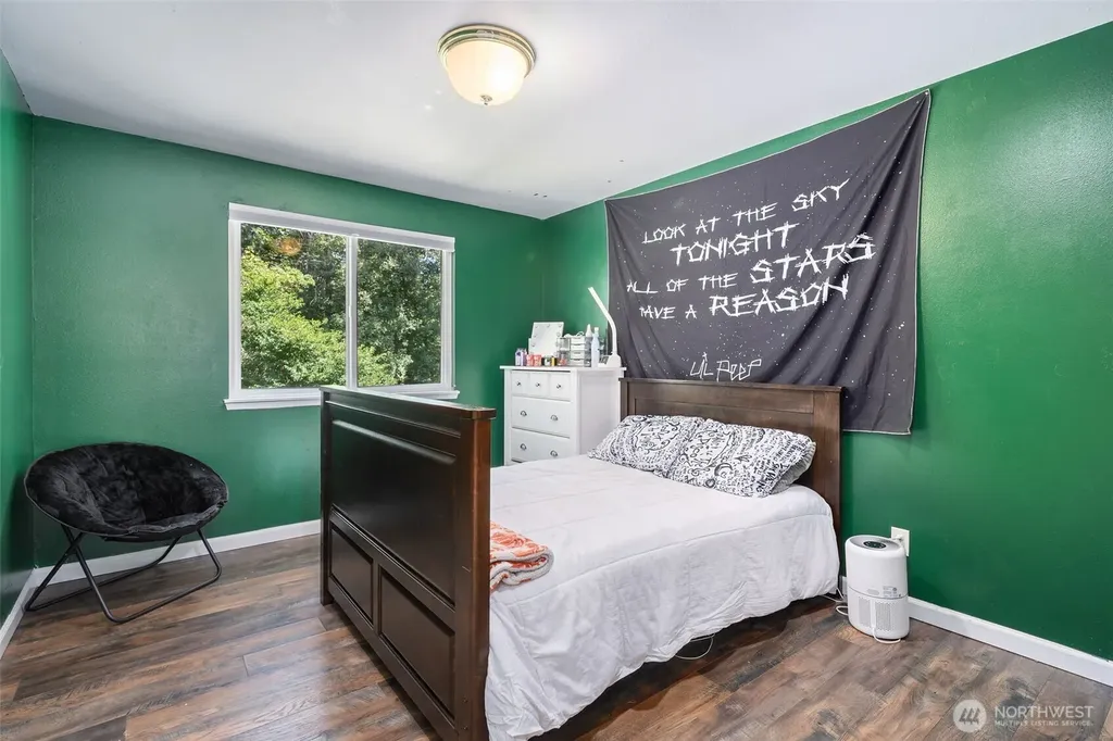 4957 Lakeview Place SE Port Orchard WA 98367