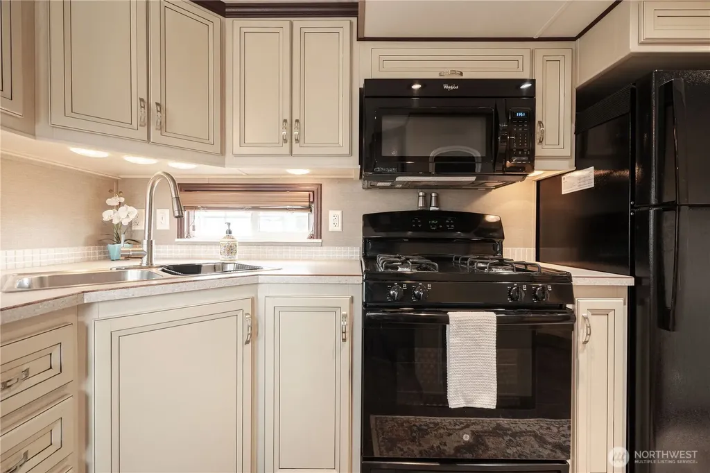 4751 Birch Bay Lynden Road Blaine WA 98230