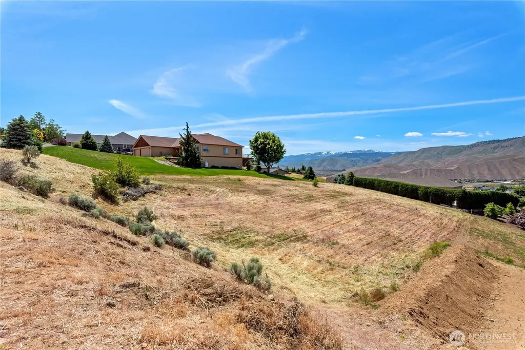 443 W Rolling Hills Lane Wenatchee WA 98801