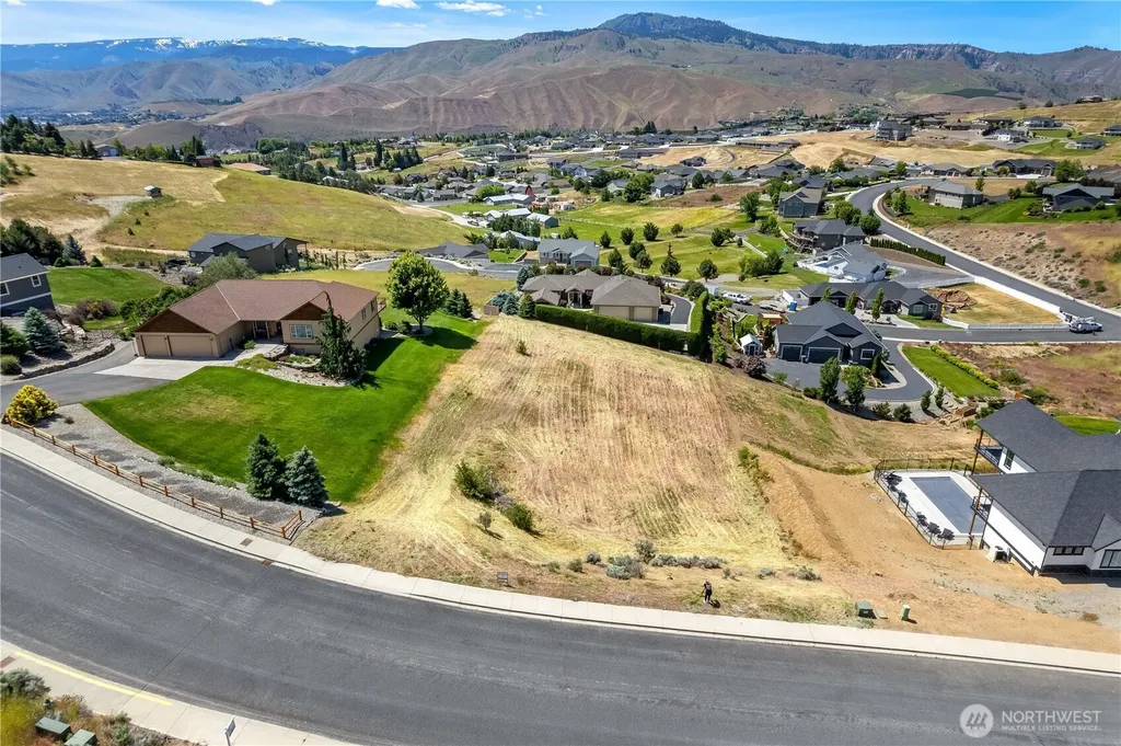 443 W Rolling Hills Lane Wenatchee WA 98801